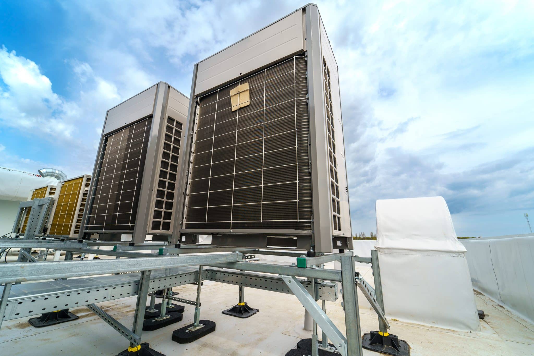 Multizone air conditioning and ventilation system